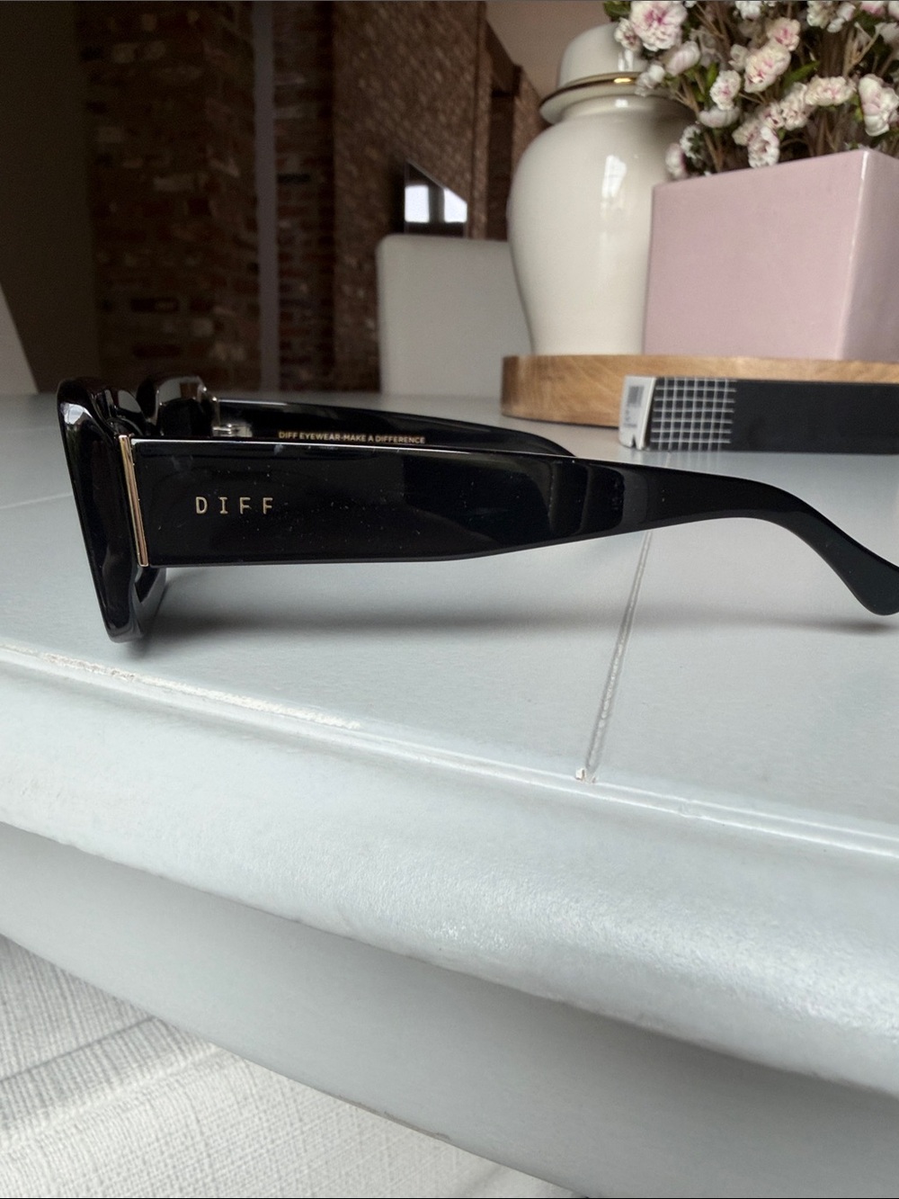 DIFF Rectangular Sungalsses for Women - Picture 5 of 6